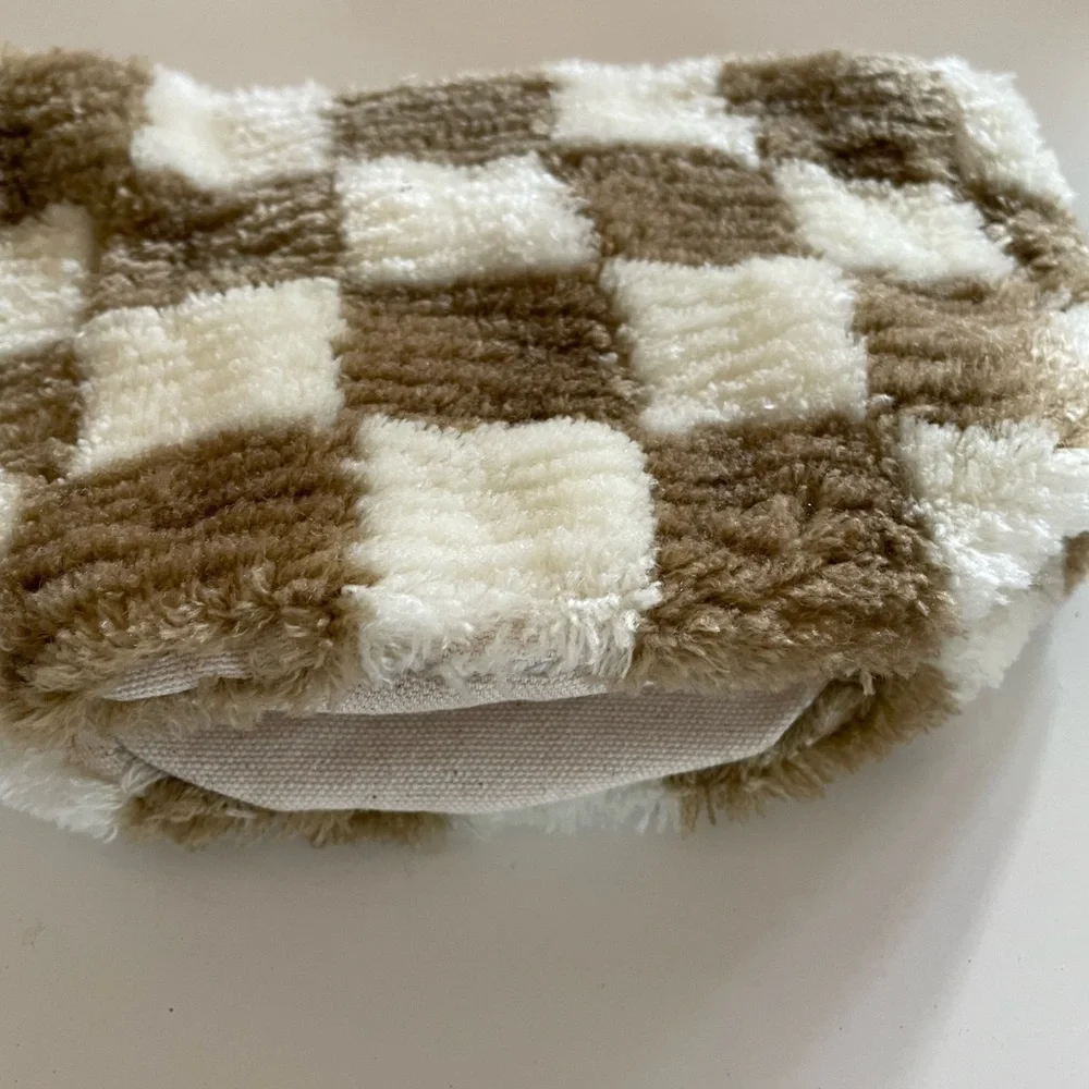 NWT Urban Outfitters Checkerboard Tufted Planter Cover